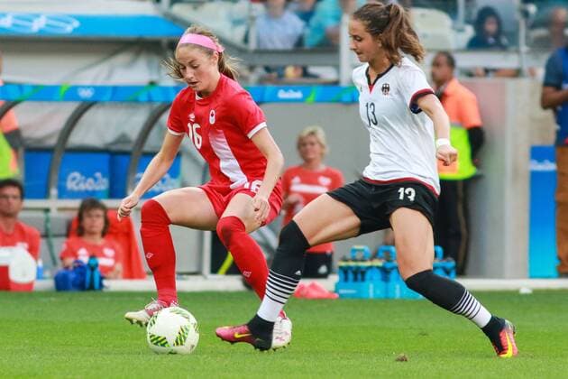 Rio 2016, Fußball, Damen, Deutschland - Kanada Olympics 2016 Football BH BELO HORIZONTE, MG - 16.08.2016: OLYMPICS 2016 FOOTBALL BH - Dispute between Sara Daebritz, Germany, and Janine Beckie, Canada, during the match between Canada (CAN) vs Germany (GER), the semifinals of the Football Olympic Women, the Olympics 2016 held in Mineirao Stadium in the host city Belo Horizonte, MG. (Photo: Dudu Macedo Fotoarena) x1185590x  DuduxMacedo