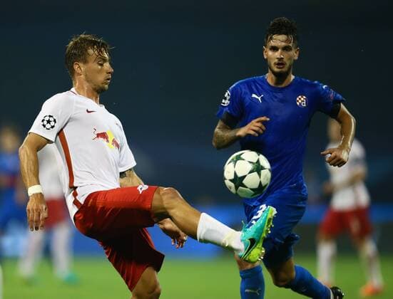 SOCCER - UEFA CL quali, Zagreb vs RBS ZAGREB,CROATIA,16.AUG.16 - SOCCER - UEFA Champions League, Play-off qualification, GNK Dinamo Zagreb vs Red Bull Salzburg. Image shows Fredrik Gulbrandsen (RBS) and Peter Stojanovic (Zagreb). GEPAxpictures xFelixxRoittner