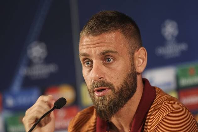 August 16, 2016 - Porto, Portugal - AS Romaa‚Â s midfielder Daniele De Rossi during the press conference PK Pressekonferenz the UEFA Champions League Playoff match between FC Porto and AS Roma at Dragao Stadium on August 16, 2016 in Porto, Portugal. AS Roma Training Session And Press Conference  - ZUMAn230