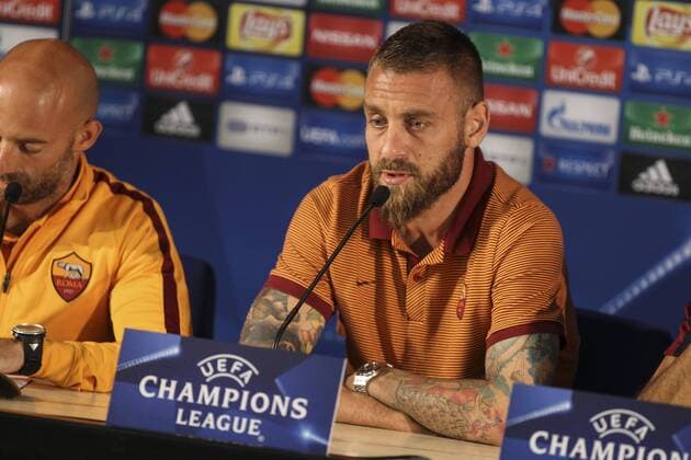 August 16, 2016 - Porto, Portugal - AS Romaa‚Â s midfielder Daniele De Rossi during the press conference PK Pressekonferenz the UEFA Champions League Playoff match between FC Porto and AS Roma at Dragao Stadium on August 16, 2016 in Porto, Portugal. AS Roma Training Session And Press Conference  - ZUMAn230