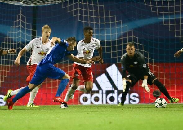 SOCCER - UEFA CL quali, Zagreb vs RBS ZAGREB,CROATIA,16.AUG.16 - SOCCER - UEFA Champions League, Play-off qualification, GNK Dinamo Zagreb vs Red Bull Salzburg. Image shows Marko Rog (Zagreb) and Bernardo Fernandes da Silva Junior (RBS). GEPAxpictures xFelixxRoittner
