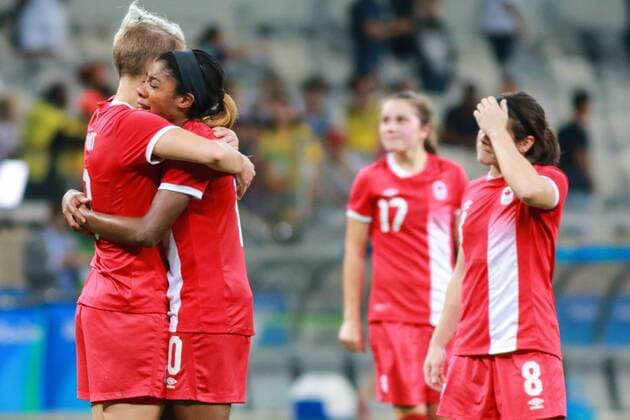 Rio 2016, Fußball, Damen, Deutschland - Kanada Olympics 2016 Football BH BELO HORIZONTE, MG - 16.08.2016: OLYMPICS 2016 FOOTBALL BH - Canada& 39;s pls las lament defeat during the match between Canada (CAN) vs Germany (GER), the semi-finals of tlympic Footbootball Female, the Olympics 2016 held in Mineirao Stadium in the host city Belo Horizonte, MG. (Photo: Dudu Macedo Fotoarena) x1185760x  DuduxMacedo