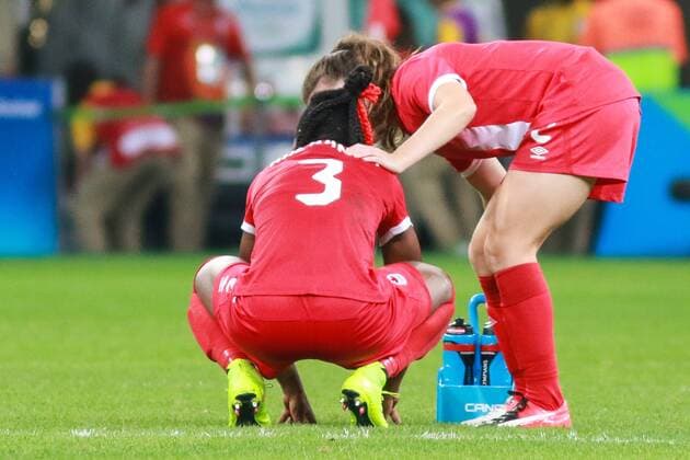 Rio 2016, Fußball, Damen, Deutschland - Kanada Olympics 2016 Football BH BELO HORIZONTE, MG - 16.08.2016: OLYMPICS 2016 FOOTBALL BH - Canada& 39;s pls las lament defeat during the match between Canada (CAN) vs Ger (GER), the semi-finals of the Olympic Footbootball Female, the Olympics 2016 held in Mineirao Stadium in the host city Belo Horizonte, MG. (Photo: Dudu Macedo Fotoarena) x1185762x  DuduxMacedo