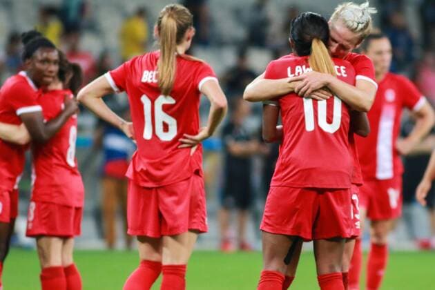Rio 2016, Fußball, Damen, Deutschland - Kanada Olympics 2016 Football BH BELO HORIZONTE, MG - 16.08.2016: OLYMPICS 2016 FOOTBALL BH - Canada& 39;s pls las lament defeat during the match between Canada (CAN) vs Germany (GER), the semi-finals of tlympic Footbootball Female, the Olympics 2016 held in Mineirao Stadium in the host city Belo Horizonte, MG. (Photo: Dudu Macedo Fotoarena) x1185763x  DuduxMacedo
