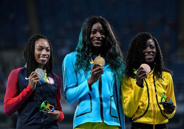 (160816) -- RIO DE JANEIRO, Aug. 16, 2016 -- Gold medalist Bahamas s Shaunae Miller (C), silver medalist Allyson Felix (L) of the United States of America, bronze medalist Jamaica s Shericka Jackson attend the awarding ceremony for the women s 400m final of Athletics at the 2016 Rio Olympic Games Olympische Spiele Olympia OS in Rio de Janeiro, Brazil, on Aug. 16, 2016. )(xr) (SP)BRAZIL-RIO DE JANEIRO-OLYMPICS-ATHLETICS LiuxDawei 