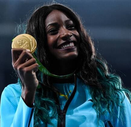 (160816) -- RIO DE JANEIRO, Aug. 16, 2016 -- Gold medalist Bahamas s Shaunae Miller attends the awarding ceremony for the women s 400m final of Athletics at the 2016 Rio Olympic Games Olympische Spiele Olympia OS in Rio de Janeiro, Brazil, on Aug. 16, 2016. )(xr) (SP)BRAZIL-RIO DE JANEIRO-OLYMPICS-ATHLETICS LiuxDawei 