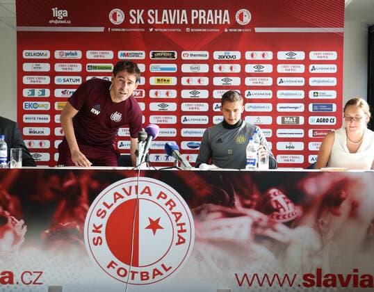 Anderlecht s head coach Rene Weiler and Anderlecht s Leander Dendoncker pictured during a press conference PK Pressekonferenz of Belgian first league soccer team RSC Anderlecht, Wednesday 17 August 2016, in Prague, Czech Republic. Tomorrow Anderlecht is playing the first leg of the playoff round in the Europa League competition against Czech Slavia Prague. VIRGINIExLEFOUR  x04913095x