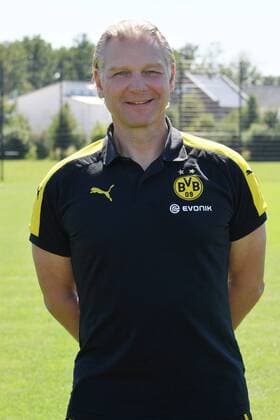 17.08.2016, Offizieller Portrait-Termin, Fußball, GER, 1.BL, Portraittermin 2016 2017, Borussia Dortmund, Torwarttrainer Wolfgang de Beer
