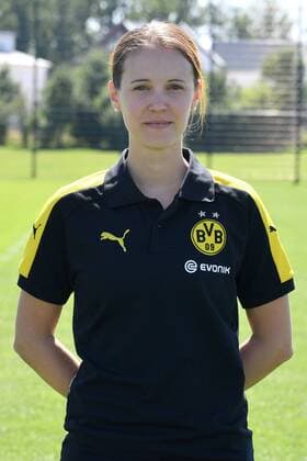 17.08.2016, Offizieller Portrait-Termin, Fußball, GER, 1.BL, Portraittermin 2016 2017, Borussia Dortmund, Physiotherapeutin Swantje Thomßen, Swantje Thomssen