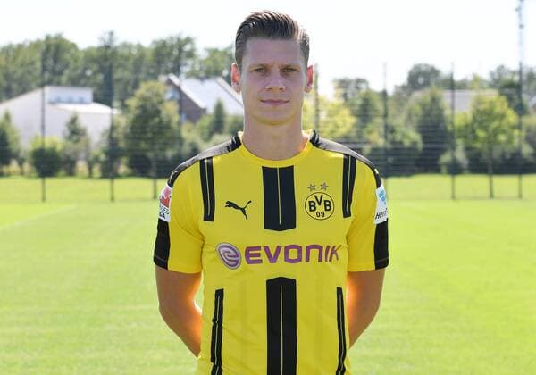 17.08.2016, Offizieller Portrait-Termin, Fußball, GER, 1.BL, Portraittermin 2016 2017, Borussia Dortmund, Lukasz Piszczek