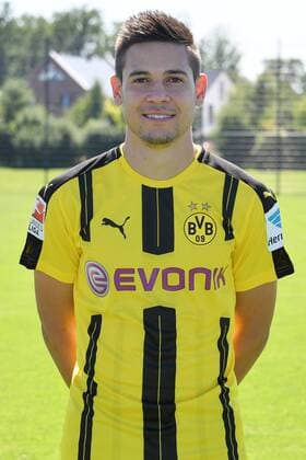 17.08.2016, Offizieller Portrait-Termin, Fußball, GER, 1.BL, Portraittermin 2016 2017, Borussia Dortmund, Raphael Guerreiro, Raphael Guerreiro