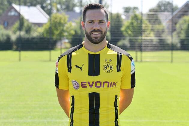 17.08.2016, Offizieller Portrait-Termin, Fußball, GER, 1.BL, Portraittermin 2016 2017, Borussia Dortmund, Gonzalo Castro