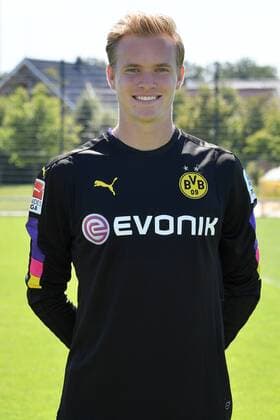 17.08.2016, Offizieller Portrait-Termin, Fußball, GER, 1.BL, Portraittermin 2016 2017, Borussia Dortmund, Torwart Hendrik Bonmann