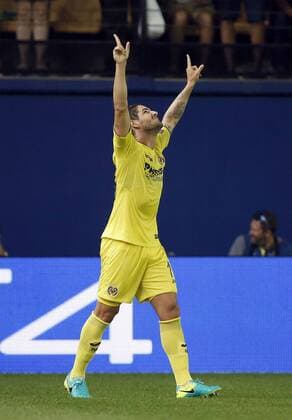 Villarreal FC s Brazilian striker Alexandre Pato celebrates after scoring against AS Monaco during their UEFA Champions League playoff first leg match between Villarreal and AS Monaco played at El Madrigal stadium in Villarreal, Castellon, eastern of Spain on 17 August 2016. Villarreal FC vs AS Monaco !ACHTUNG: NUR REDAKTIONELLE NUTZUNG!  20160817-636070673632074267