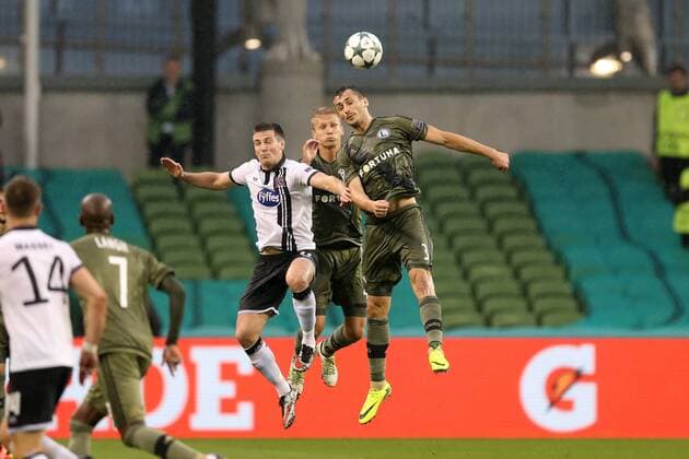 DUBLIN UEFA CHAMPIONS LEAGUE QUALIFICATION FOURTH ROUND MATCH: DUNDALK FC - LEGIA WARSAW PATRICK MCELENEY IGOR LEWCZUK TOMASZ JODLOWIEC  160817PYK0021