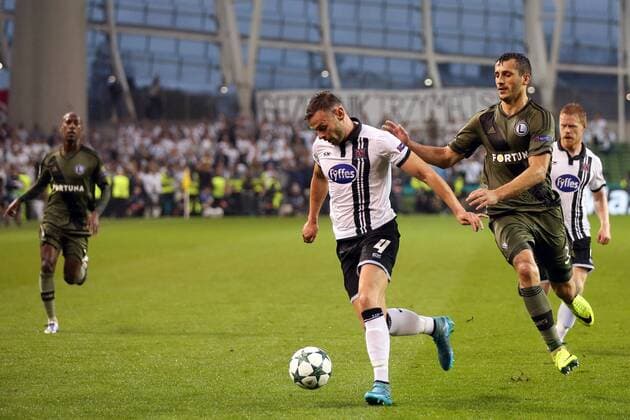 DUBLIN UEFA CHAMPIONS LEAGUE QUALIFICATION FOURTH ROUND MATCH: DUNDALK FC - LEGIA WARSAW ANDY BOYLE TOMASZ JODLOWIEC  160817PYK0025