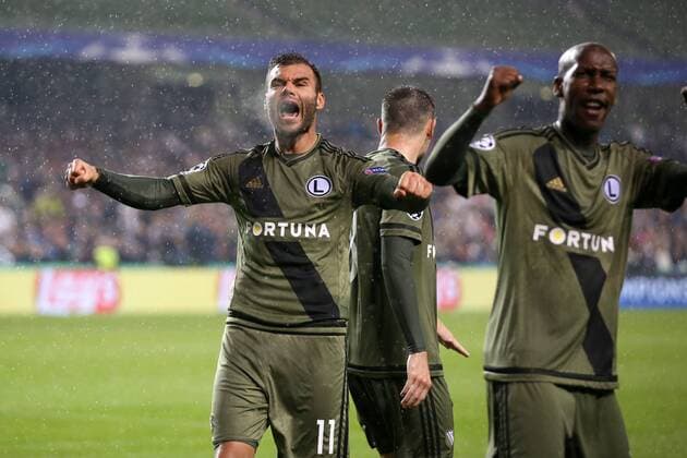 DUBLIN UEFA CHAMPIONS LEAGUE QUALIFICATION FOURTH ROUND MATCH: DUNDALK FC - LEGIA WARSAW NEMANJA NIKOLIC STEEVEN LANGIL  160817PYK0040