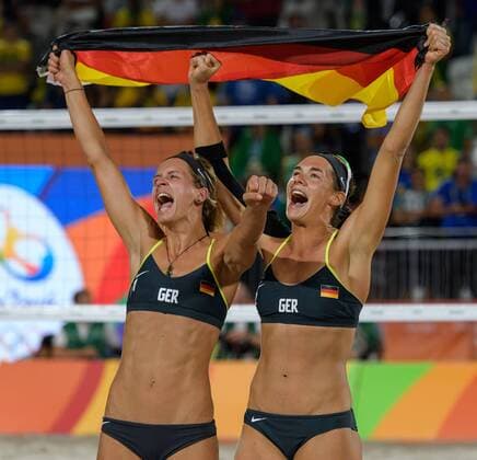 Rio 2016, Beachvolleyball, Damen, Ludwig und Walkenhorst sind Olympiasieger Kira Walkenhorst und Laura Ludwig (GER) im Beachvolleyballl Finale bei den olympischen Sommerspiele 2016 am 17.08.2016, Rio de Janeiro Copyright: xSchülerx xEibner-Pressefotox EP_jse