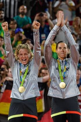 Rio 2016, Beachvolleyball, Damen, Ludwig und Walkenhorst sind Olympiasieger Kira Walkenhorst und Laura Ludwig (GER) im Beachvolleyballl Finale bei den olympischen Sommerspiele 2016 am 17.08.2016, Rio de Janeiro Copyright: xSchülerx xEibner-Pressefotox EP_jse