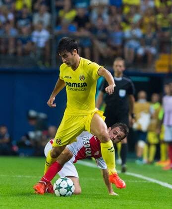 August 17, 2016 - Villarreal, Castellon, Spain - Manu Trigueros of Villarreal CF and Bernardo Silva of AS Monaco during the UEFA Champions league first leg play-off football match between Villarreal CF and AS Monaco at the Madrigal stadium in Vila-real on August 17, 2016. Villarreal v Monaco: UEFA Champions League  - ZUMAn230