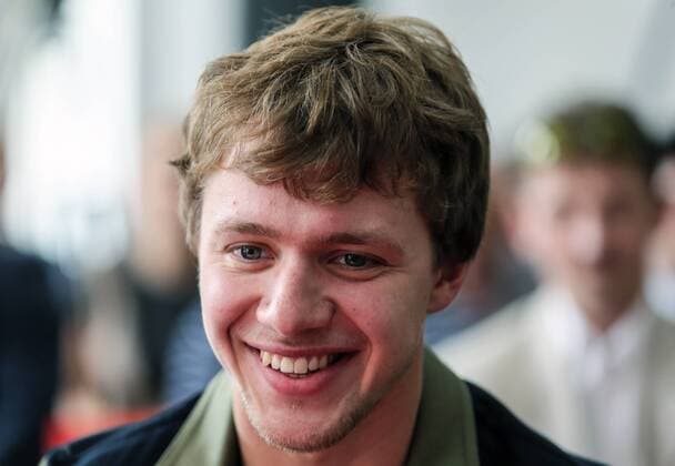 MOSCOW, RUSSIA - AUGUST 18, 2016: Chicago Blackhawks winger Artemy Panarin at an annual Kharlamov Trophy award ceremony for the 2015 2016 NHL Eishockey Herren USA season. The award is presented by the Sovetsky newspaper to a Russian Ice hockey Eishockey player in the NHL who had the best performance in an NHL season. Sergei Savostyanov TASS  TS02D9FD