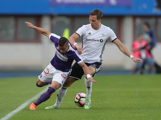 SOCCER - UEFA EL quali, A.Wien vs Rosenborg VIENNA,AUSTRIA,18.AUG.16 - SOCCER - UEFA Europa League, Play-off qualification, FK Austria Wien vs BK Rosenborg Trondheim. Image shows Lucas Venuto (A.Wien) and Anders Konradsen (Trondheim). GEPAxpictures xChristianxOrt