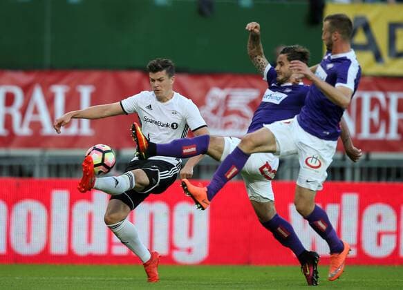 SOCCER - UEFA EL quali, A.Wien vs Rosenborg VIENNA,AUSTRIA,18.AUG.16 - SOCCER - UEFA Europa League, Play-off qualification, FK Austria Wien vs BK Rosenborg Trondheim. Image shows Pal Andre Helland (Rosenborg), Christoph Martschinko (A.Wien) and Petar Filipovic (A.Wien). GEPAxpictures xPatrickxLeuk