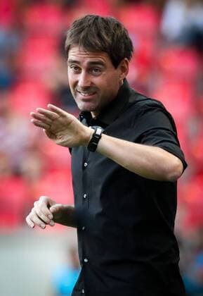 Anderlecht s head coach Rene Weiler gestures during the first leg match of the playoff round between Belgian first league soccer team RSC Anderlecht and Czech team Slavia Prague in the Europa League competition, on Thursday 18 August 2016, in Prague, Czech Republic. VIRGINIExLEFOUR  x04913670x