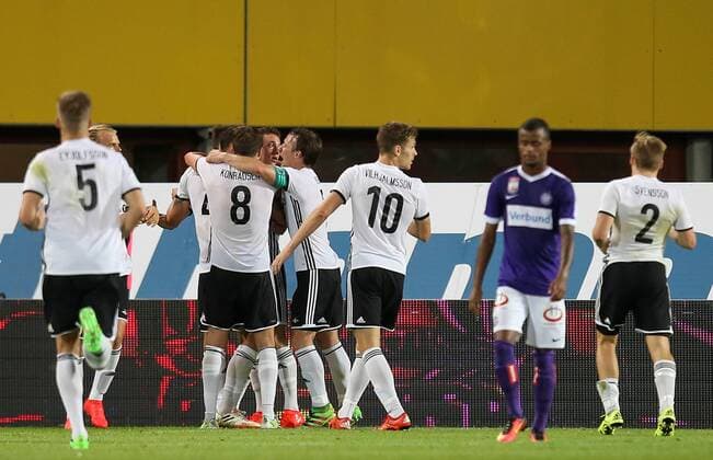 SOCCER - UEFA EL quali, A.Wien vs Rosenborg VIENNA,AUSTRIA,18.AUG.16 - SOCCER - UEFA Europa League, Play-off qualification, FK Austria Wien vs BK Rosenborg Trondheim. Image shows the rejoicing of Rosenberg. GEPAxpictures xPatrickxLeuk