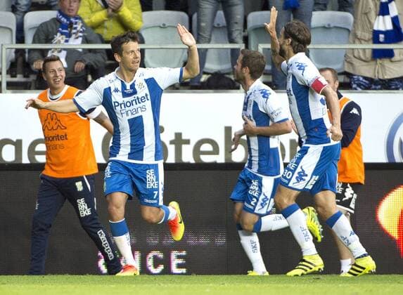 =====Payment Image===== Göteborg Sweden 2016-08-18 UEFA Europa League 2016 17 Playoff IFK Göteborg vs Qarabag FK Scott Jamieson IFK GöteborgMads Albeak IFK Göteborg 1-0 =====Payment Image===== Redovisas till:Kamerapress.se Vita Gavelns väg 10 426 71 Västra Frölunda Prislista: BLF, om ej annat avtalats KP0300003 
