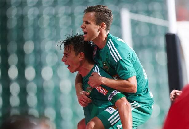 SOCCER - UEFA EL quali, Trencin vs Rapid ZILINA,SLOVAKIA,18.AUG.16 - SOCCER - UEFA Europa League, Play-off qualification, FK AS Trencin vs SK Rapid Wien. Image shows the rejoicing of Stefan Schwab (Rapid) and Louis Schaub (Rapid). Keywords: Wien Energie. GEPAxpictures xPhilippxBrem
