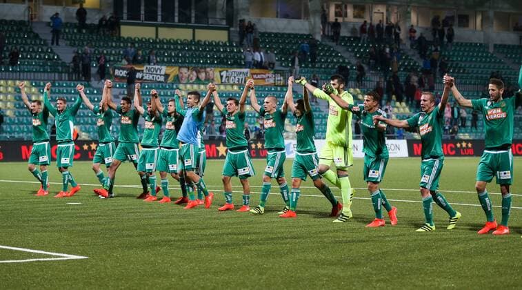 SOCCER - UEFA EL quali, Trencin vs Rapid ZILINA,SLOVAKIA,18.AUG.16 - SOCCER - UEFA Europa League, Play-off qualification, FK AS Trencin vs SK Rapid Wien. Image shows the rejoicing of Rapid. Keywords: Wien Energie. GEPAxpictures xPhilippxBrem
