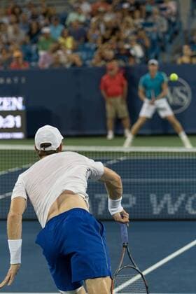 August 17th, 2016: Andy Murray (GBR) serves to Kevin Anderson (RSA) during day 6 of the Western and Southern Open at at the Lindner Family Tennis Center , Mason, Oh. Cal Media Tennis 2016 - Western And Southern Open - Day 6 - ZUMAc04_