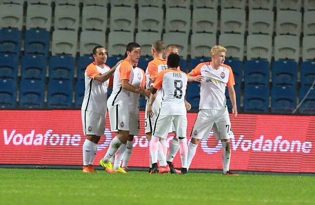 Fußball, EL Quali, Istanbul Basaksehir FK - Schachtar Donezk UEFA Europa league playoff first leg matvh between Baseksehir and Shakhtar Donetsk in Istanbul on August 18 , 2016. Final Score : Basaksehir 1 - Shakhtar Donetsk 2 Pictured: Shakhtar Donetsk players celebrates for goal. 