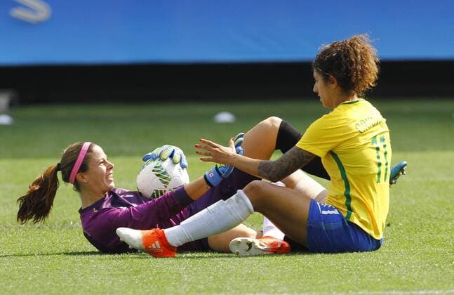Olimp?ada Rio 2016 Futebol SP SÃO PAULO, SP - 19.08.2016: OLIMPÍADA RIO 2016 FUTEBOL SP - Cristiane ball with Canadian goalkeeper Labbe during match between Brazil (BRA) x Canada (CAN), dispute disputing the bronze Olympic Football Female, the Olympics 2016 held at the Arena Corinthians, the host city of São Paulo. (Photo: Aloisio Mauricio Fotoarena) x1190184x  AloisioxMauricio