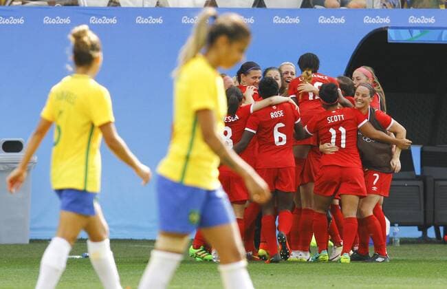 Rio 2016, Fußball Damen Spiel um Platz 3, Brasilien - Kanada Olimp?ada Rio 2016 Futebol SP SÃO PAULO, SP - 19.08.2016: OLIMPÍADA RIO 2016 FUTEBOL SP - Team Canada celebrates second goal during the match between Brazil (BRA) x Canada (CAN), vying for the bronze Olympic Football Female, Rio 2016 Olympics, held at the Arena Corinthians, the host city of São Paulo. (Photo: Aloisio Mauricio Fotoarena) x1190199x  AloisioxMauricio