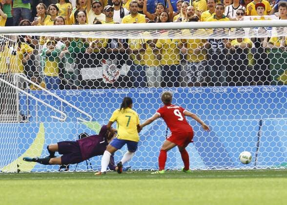 Rio 2016, Fußball Damen Spiel um Platz 3, Brasilien - Kanada Olimp?ada Rio 2016 Futebol SP SÃO PAULO, SP - 19.08.2016: OLIMPÍADA RIO 2016 FUTEBOL SP - Brazilian team celebrates goal of Betriz player during match between Brazil (BRA) x Canada (CAN), vying for the bronze Olympic Football Female, Rio 2016, held at the Arena Corinthians Olympics, the host city of São Paulo. (Photo: Aloisio Mauricio Fotoarena) x1190207x  AloisioxMauricio