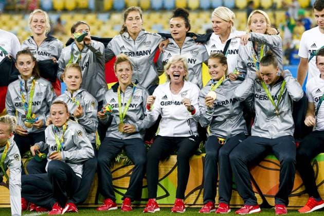 Rio 2016, Rückblick auf olympische Momente Bilder des Tages - SPORT Rio 2016, Fußball, Damen, Deutschland ist Olympiasieger Olympics 2016 Football RJ RIO DE JANEIRO, RJ - 19.08.2016: OLYMPICS 2016 FOOTBALL RJ - Celebration of winning the gold medal of the German seleca during the dispute between Germany (GER) and Sweden (SWE) by the end of the Olympic Women& 39;s Foot Rll Rio Olympics 2016 held at Maracana Stadium in the host city Rio de Janeiro. (Photo: Marco Galvão Fotoarena) x1190693x  MarcoxGalvão