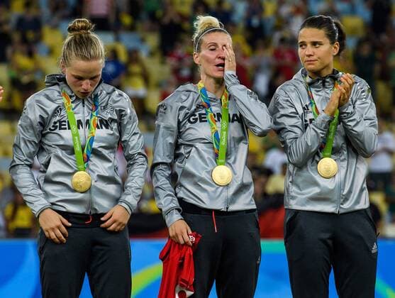 Rio 2016, Fußball, Damen, Deutschland ist Olympiasieger vr: Dzsenifer Marozsan (GER 10), Anja Mittag (GER 11) und Tabea Kemme (GER 12) im Finale bei den olympischen Sommerspiele 2016 am 19.08.2016, Rio de Janeiro Copyright: xSchülerx xEibner-Pressefotox EP_jse