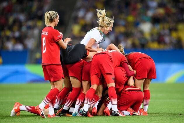 Rio 2016, Fußball, Damen, Deutschland ist Olympiasieger Die deutsche Mannschaft feiert den Sieg im Finale bei den olympischen Sommerspiele 2016 am 19.08.2016, Rio de Janeiro Copyright: xSchülerx xEibner-Pressefotox EP_jse