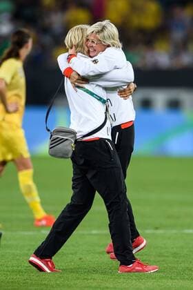 Rio 2016, Fußball, Damen, Deutschland ist Olympiasieger Trainerin Silvia Neid (GER) und Managerin Doris Fritsche feiern den Sieg im Finale bei den olympischen Sommerspiele 2016 am 19.08.2016, Rio de Janeiro Copyright: xSchülerx xEibner-Pressefotox EP_jse