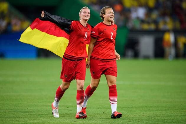 Rio 2016, Fußball, Damen, Deutschland ist Olympiasieger Alexandra Popp (GER 9) und Josephine Henning (GER 2) im Finale bei den olympischen Sommerspiele 2016 am 19.08.2016, Rio de Janeiro Copyright: xSchülerx xEibner-Pressefotox EP_jse