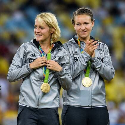 Rio 2016, Fußball, Damen, Deutschland ist Olympiasieger Josephine Henning (GER 2) und Saskia Bartusiak (GER 3) im Finale bei den olympischen Sommerspiele 2016 am 19.08.2016, Rio de Janeiro Copyright: xSchülerx xEibner-Pressefotox EP_jse
