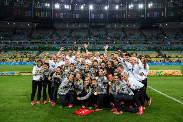 Rio 2016, Fußball, Damen, Deutschland ist Olympiasieger Deutsche Nationalmannschaft bei der Siegerehrung im Finale bei den olympischen Sommerspiele 2016 am 19.08.2016, Rio de Janeiro Copyright: xSchülerx xEibner-Pressefotox EP_jse