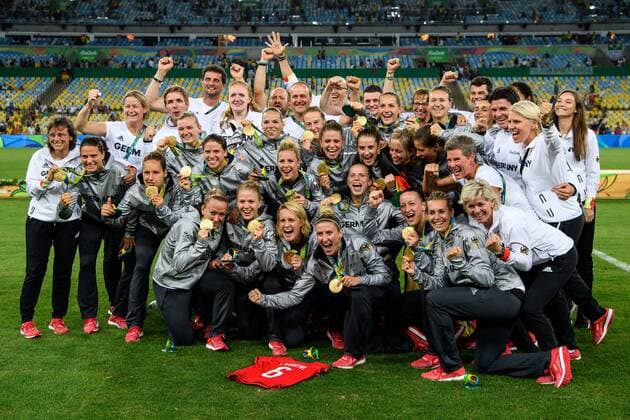 Rio 2016, Deutsche Medaillengewinner Rio 2016, Fußball, Damen, Deutschland ist Olympiasieger Deutsche Nationalmannschaft bei der Siegerehrung im Finale bei den olympischen Sommerspiele 2016 am 19.08.2016, Rio de Janeiro Copyright: xSchülerx xEibner-Pressefotox EP_jse