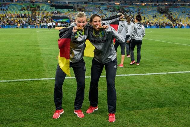 Rio 2016, Fußball, Damen, Deutschland ist Olympiasieger vl: Alexandra Popp (GER 9) und Annike Krahn (GER 5) im Finale bei den olympischen Sommerspiele 2016 am 19.08.2016, Rio de Janeiro Copyright: xSchülerx xEibner-Pressefotox EP_jse
