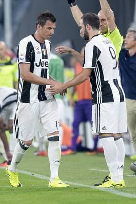 Db Torino 20 08 2016 - campionato di calcio serie A Juventus-Fiorentina foto DanielexBuffa Image Mario Mandzukic-Gonzalo Higuain 