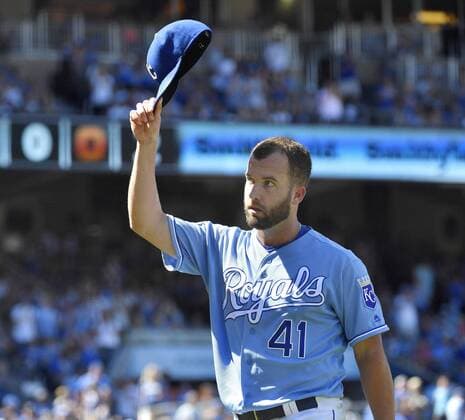August 21, 2016 - Kansas City, MO, USA - Kansas City Royals starting pitcher Danny Duffy tips his hat to the crowd as he is relieved in the seventh inning against the Minnesota Twins on Sunday, Aug. 21, 2016 at Kauffman Stadium in Kansas City, Mo. Minnesota Twins vs. Kansas City Royals - ZUMAm67_