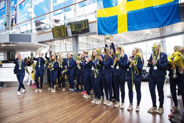 Rio 2016, Fußball Damen, Empfang der schwedischen Nationalmannschaft in Stockholm Det svenska damlandslaget i fotboll när - Stockholm, Schweden - Fussball, Empfang Fussball Nationalteam Schweden der Damen nach Gewinn der Bronze-Medaille.  Copyright: LINNEAxRHEBORG BB160821LN060