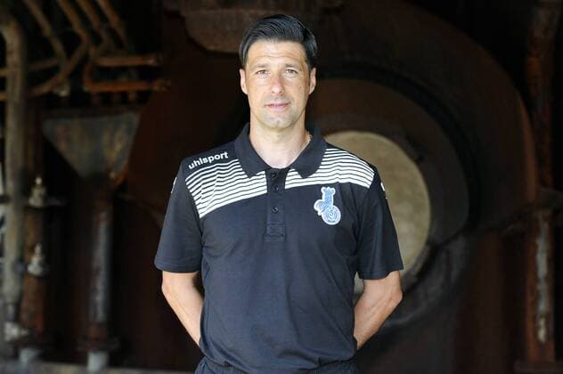 Fußball, 3 Liga, MSV Duisburg Portraettermin Porträt: Fußball, GER, 3.Liga, Porträttermin 2016 2017, MSV Duisburg, Trainer Ilia Gruev (MSV). Einzelbild, Portrait, Porträt.